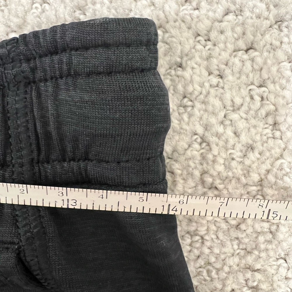 Under Armour Charcoal Gray Loose Fit Athletic Shorts - M - Picture 5 of 7